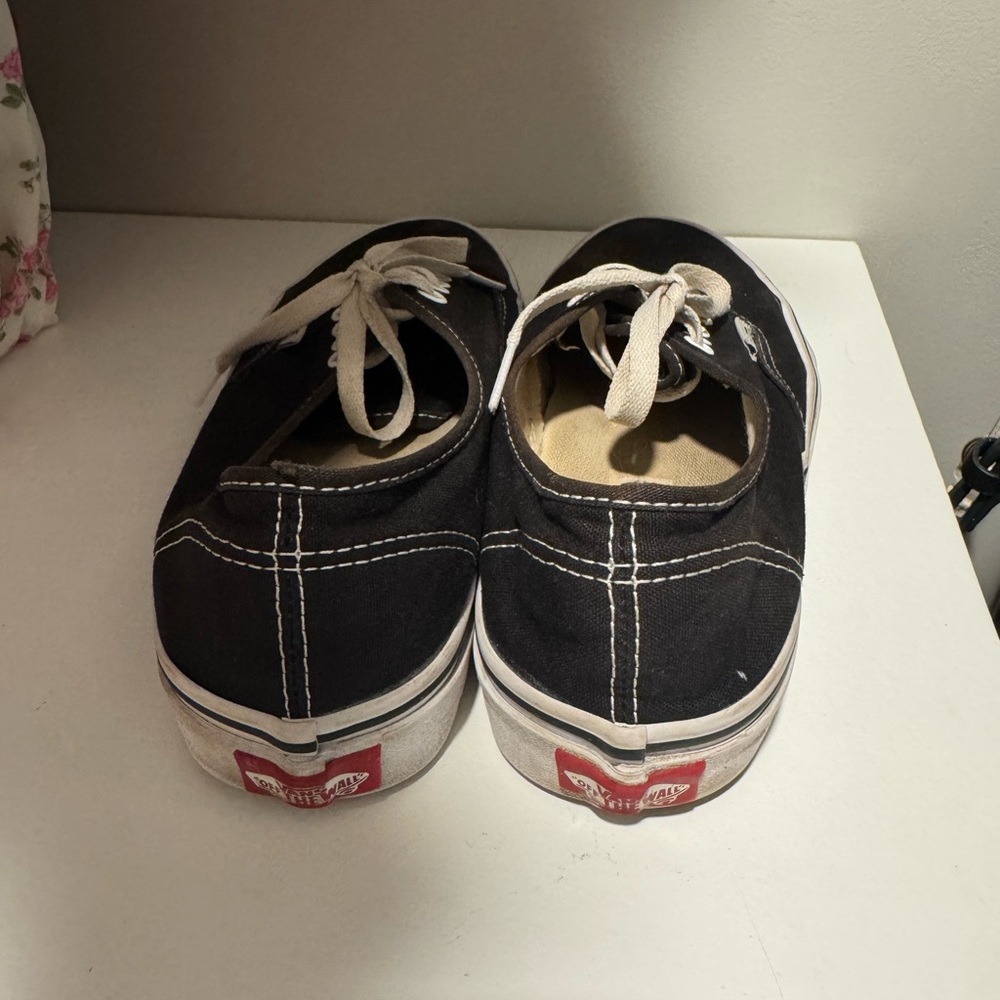 Authentic Vans - Picture 2 of 3